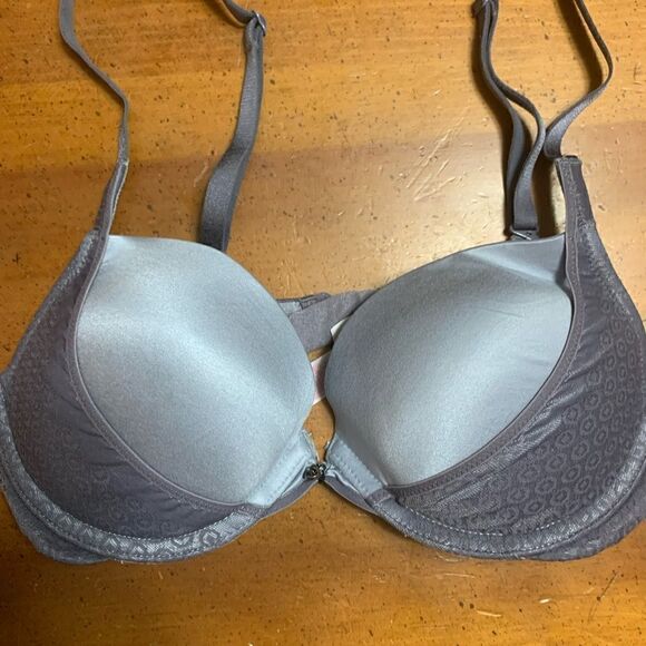 Victoria’s Secret Gray with Overlay Plunge Bra size 34B - Picture 2 of 7
